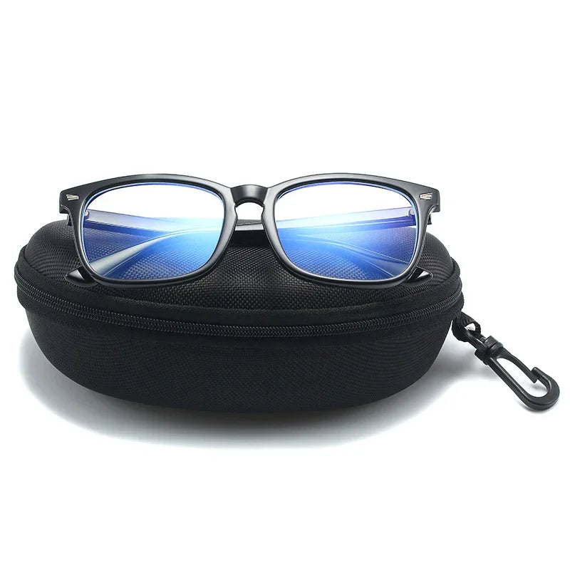 Etui na Okulary z Karabinkiem